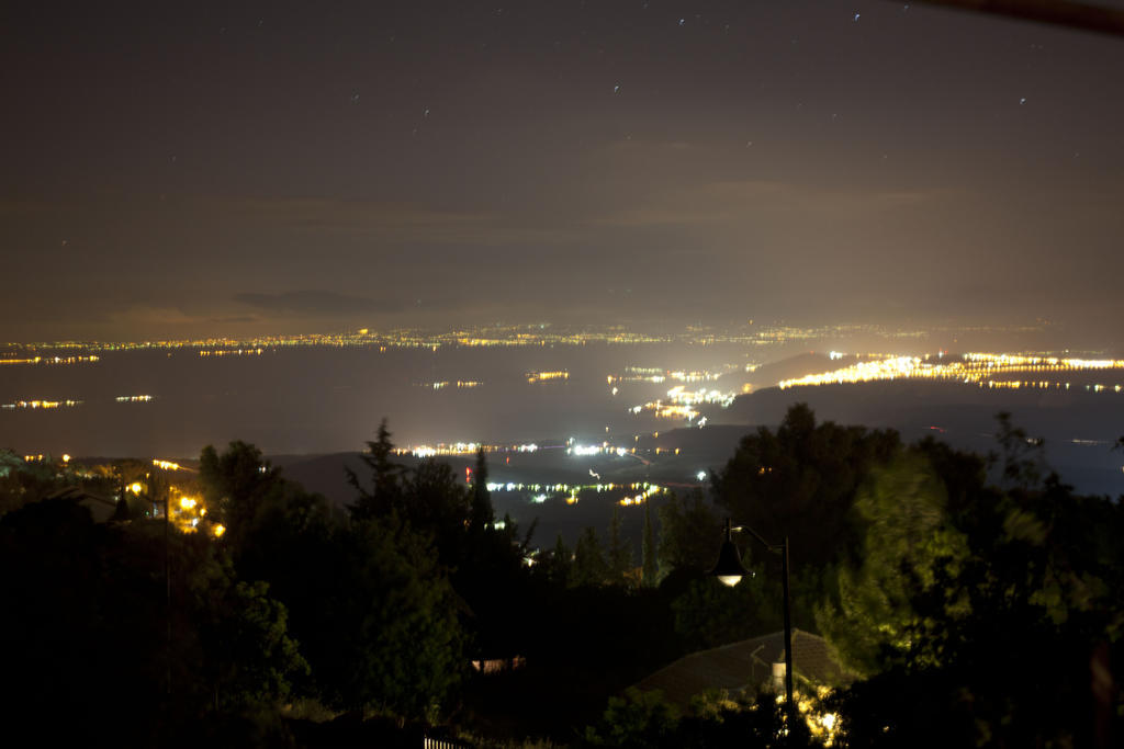 First Light Cabins Amirim Εξωτερικό φωτογραφία
