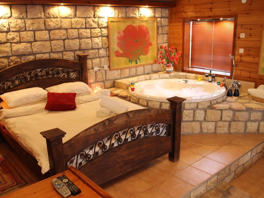 First Light Cabins Amirim Δωμάτιο φωτογραφία