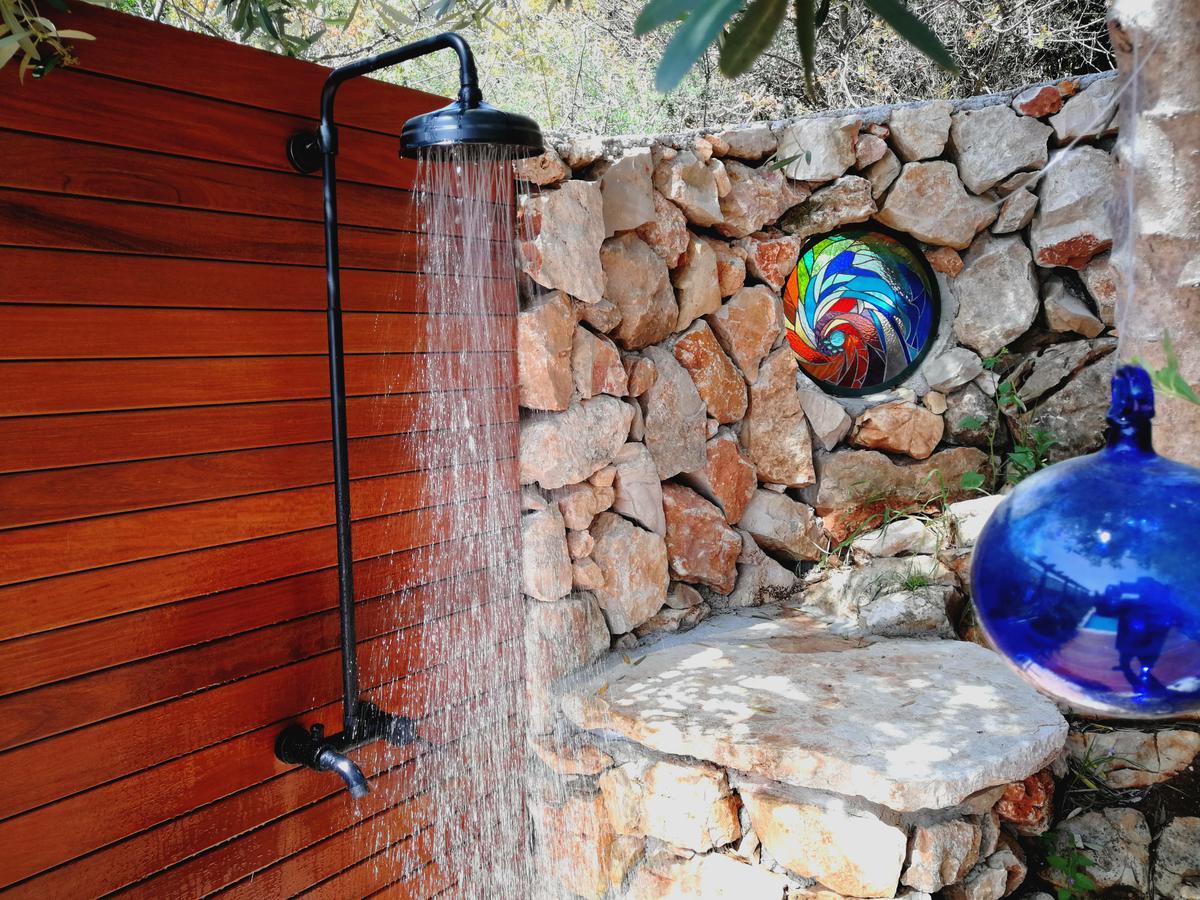 First Light Cabins Amirim Εξωτερικό φωτογραφία